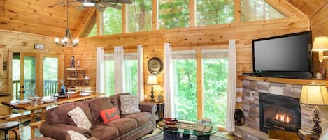 House, Multiple Beds (Bear Essentials) | Living area
