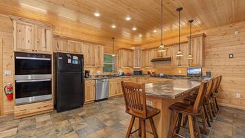 House, Multiple Beds (Cork's Creekside) | Private kitchen | Oven
