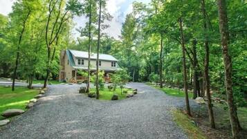 House, Multiple Beds (Cork's Creekside) | Property grounds