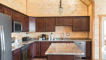 House, Multiple Beds (Bear and Trout) | Private kitchen