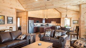 House, Multiple Beds (Bear and Trout) | Living area