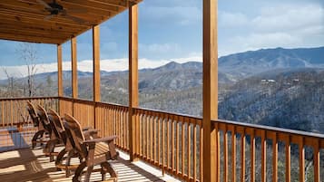 House, Multiple Beds (Bear and Trout) | Property grounds
