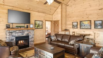 House, Multiple Beds (Bear and Trout) | Living area