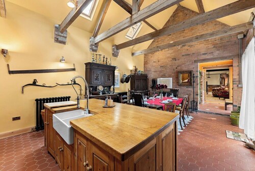 The Old Coach House - Sleeps 7