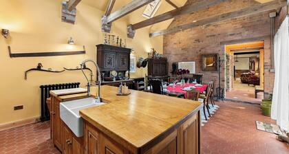 The Old Coach House - Sleeps 7