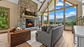 House, Multiple Beds (Mountain Soul) | Living area