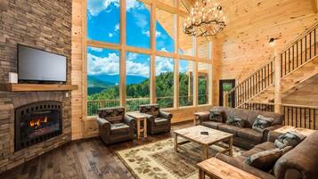 House, Multiple Beds (The Perfect Tenn) | Living area