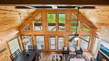 House, Multiple Beds (Tennessee Roots) | Living area