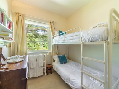 Inglethorpe Hall - Nine Bedroom Villa, Sleeps 20