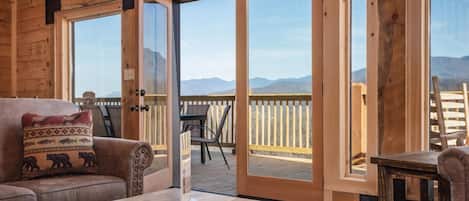 House, Multiple Beds (Smoky's Grand View) | Living area