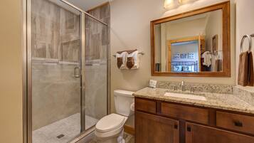 House, Multiple Beds (Villa Tavia) | Bathroom