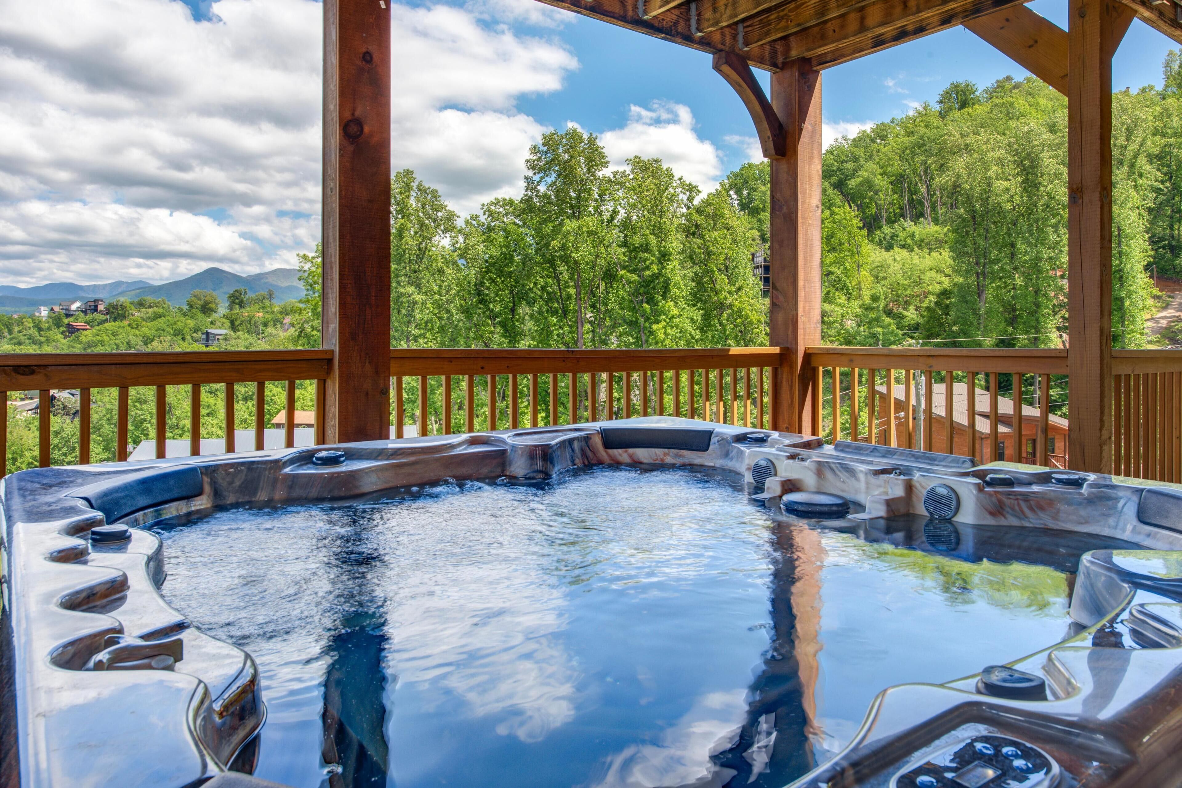 House, Multiple Beds (Villa Tavia) | Outdoor spa tub