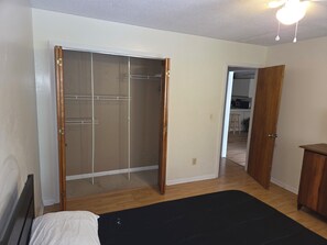 Room - 2-bed/2-bath condo. Centrally located in Wilmington. (Wilmington)