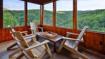 Casa, varias camas (Mossy Brook Lodge) | Jardines del alojamiento