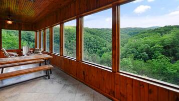 Casa, varias camas (Mossy Brook Lodge) | Interior