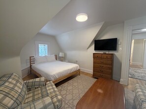 2 slaapkamers, een strijkplank/strijkijzer, wifi, beddengoed