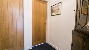 Interior - Swn y Mor Bach - sleeps 6 guests  in 3 bedrooms (Criccieth)