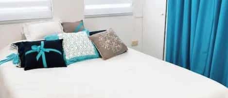 WiFi, bed sheets