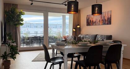 Spacious City Apartment with Balcony, 3 Bedrooms, Parking, Near Main Station