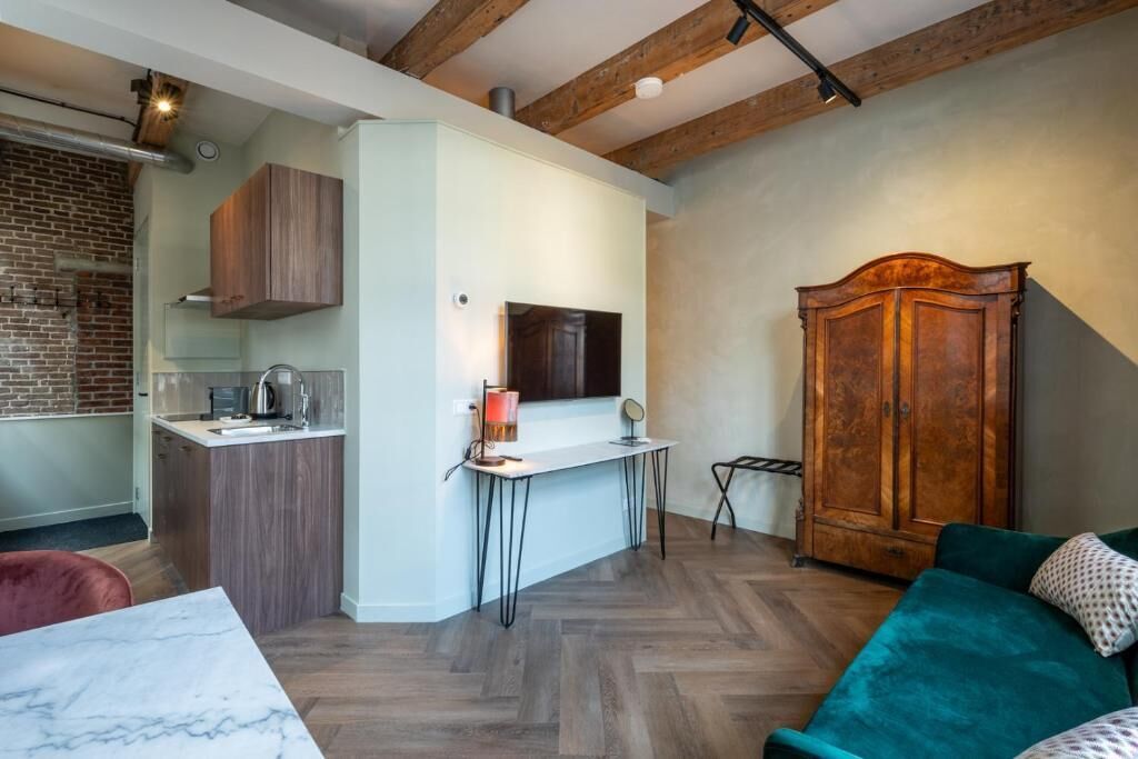 Standard Studio | Living area