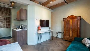 Standard Studio | Living area