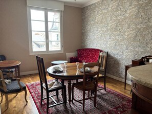 Dining - Vrbo Property (Blois)