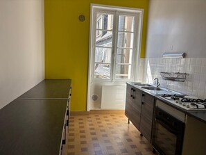Private kitchen - Vrbo Property (Blois)