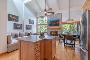 Unclassified image, 5 of 42, button - Updated Pet-Friendly Trailside Retreat (Truckee)