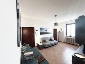 Smart TV, books - Vrbo Property (San Benedetto Val di Sambro)