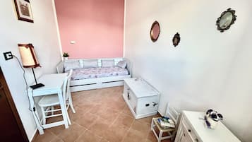 3 Schlafzimmer, Schreibtisch, Bügeleisen/Bügelbrett, Reisekinderbett
