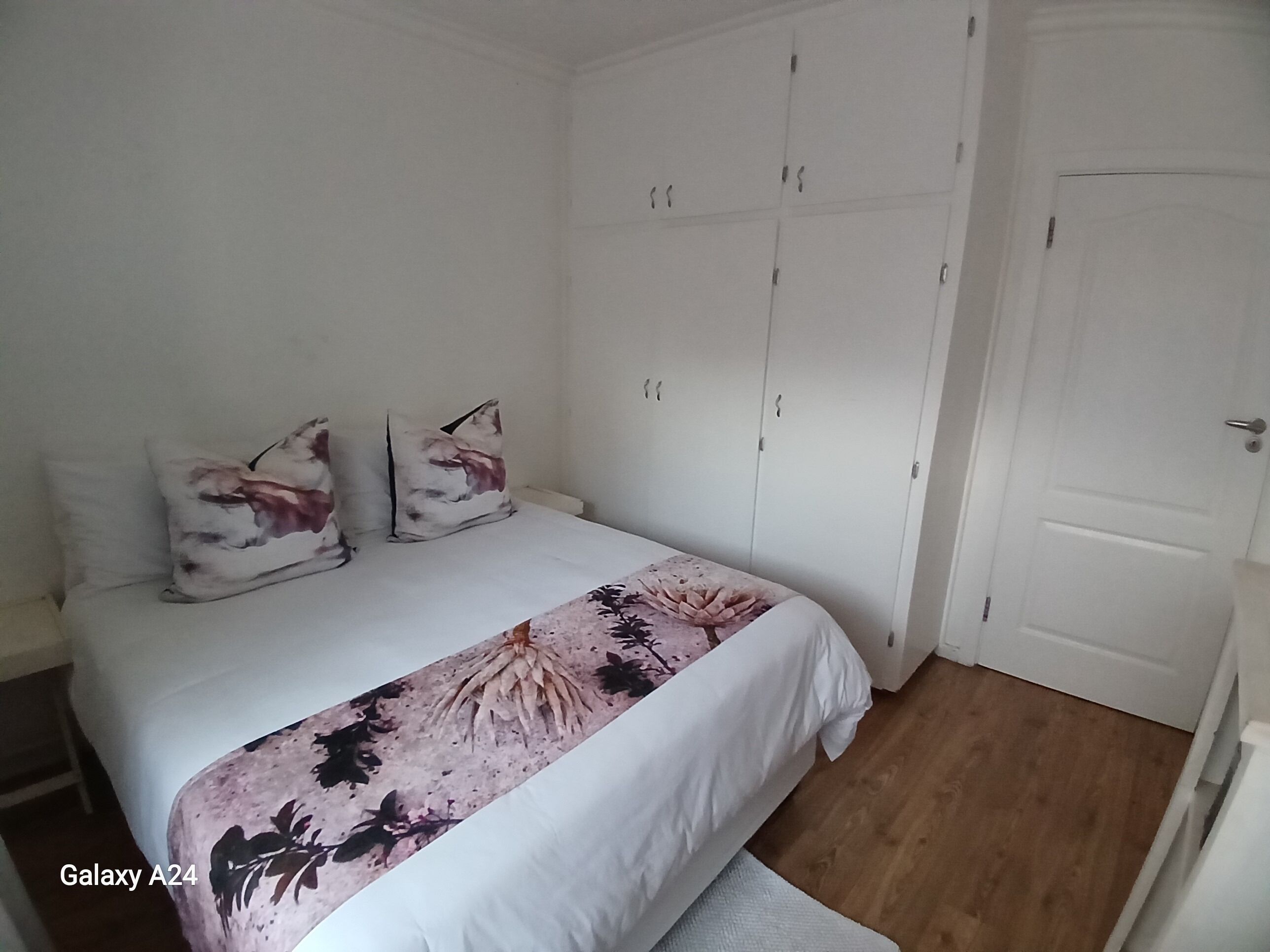 2 bedrooms, in-room safe, iron/ironing board, WiFi (free)