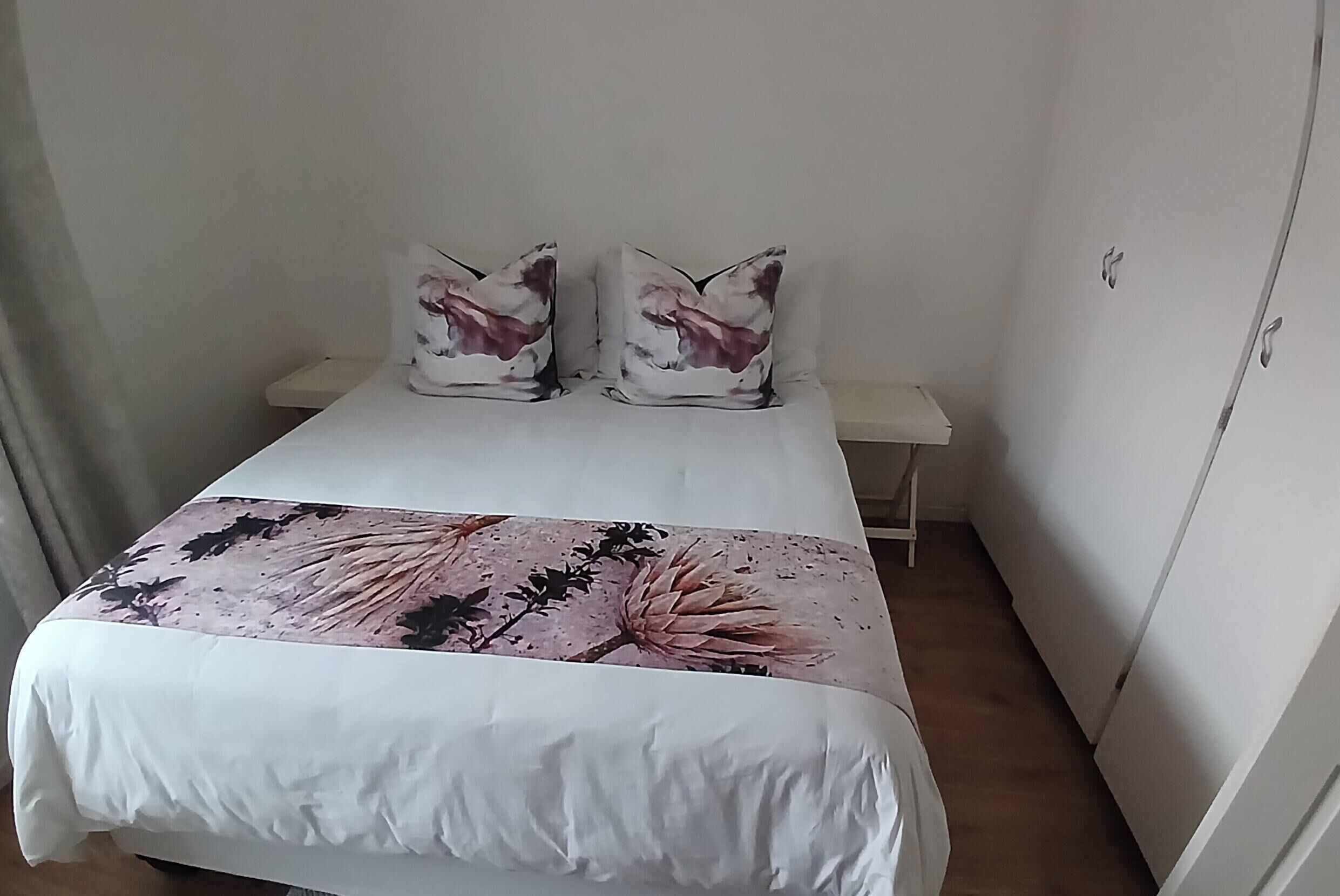 2 bedrooms, in-room safe, iron/ironing board, WiFi (free)