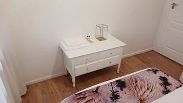 2 bedrooms, in-room safe, iron/ironing board, free WiFi