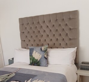 2 bedrooms, in-room safe, iron/ironing board, free WiFi