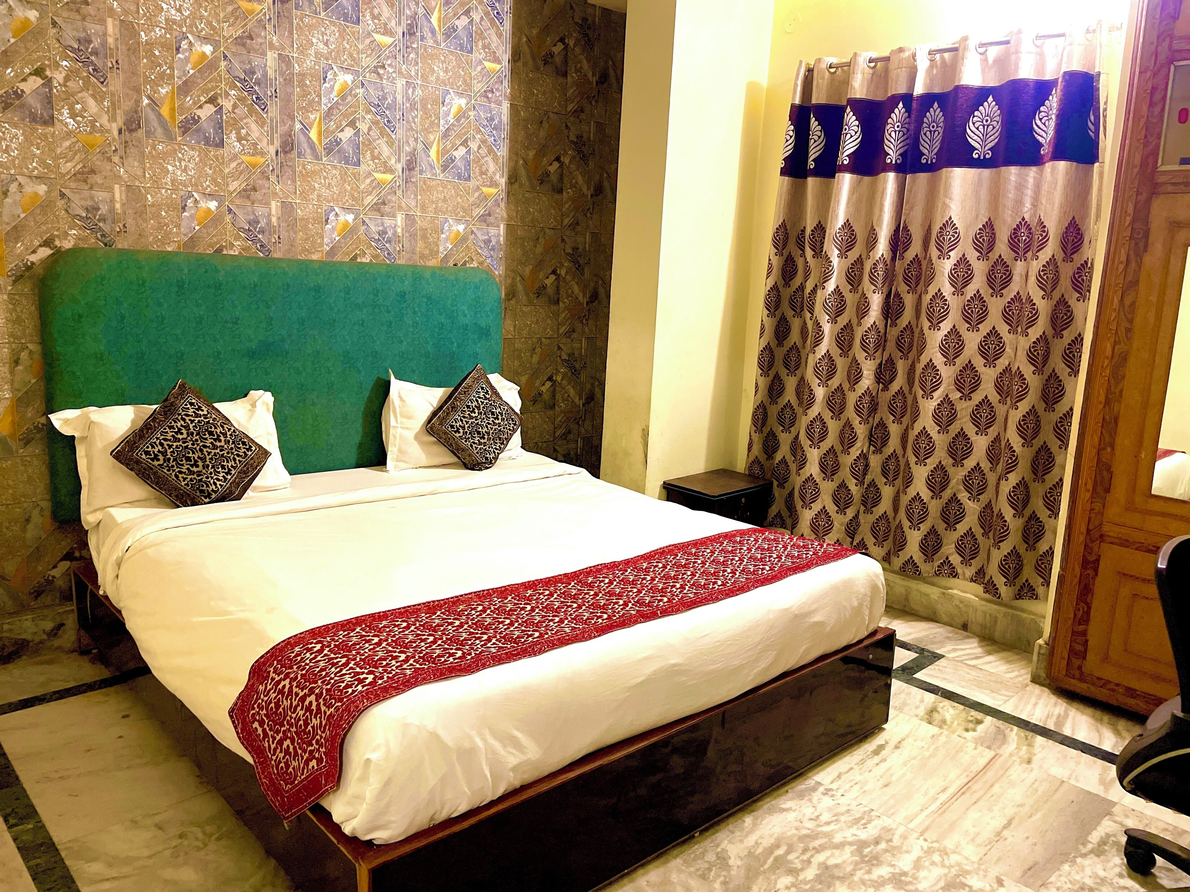 Luxury Double Room, City View