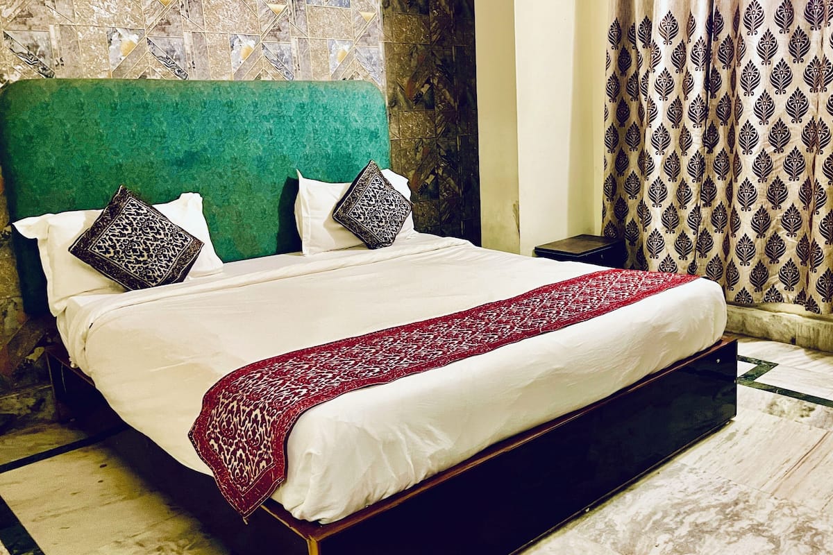 Luxury Double Room, City View | Desk, laptop workspace, free WiFi