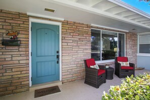 Exterior detail - 4/3 Intracoastal Pool Villa. Beaches/dtwn/airport (West Palm Beach)