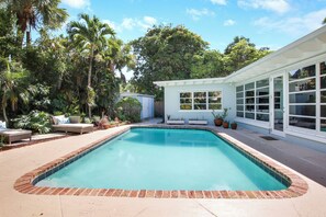 Pool - 4/3 Intracoastal Pool Villa. Beaches/dtwn/airport (West Palm Beach)