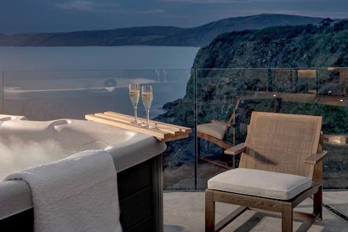 Edge House Wales - Luxury beach front retreat