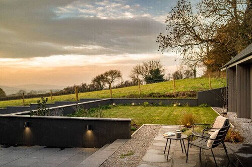 Luxury retreat near the coast | Sleeping 10 guests