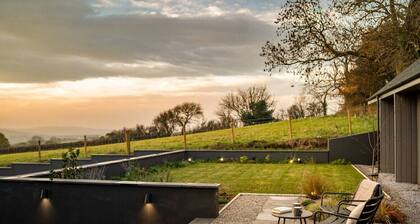 Luxury retreat near the coast | Sleeping 10 guests