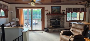 TV, fireplace - Waterfront 5-bedroom duplex conveniently located on Elbert's Resort- family fun! (Saint Germain)