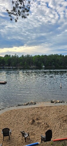Waterfront 5-bedroom duplex conveniently located on Elbert's Resort- family fun!