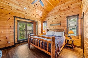 บ้านพัก, หลายเตียง (The Majestic Pine Retreat) | 13 ห้องนอน
