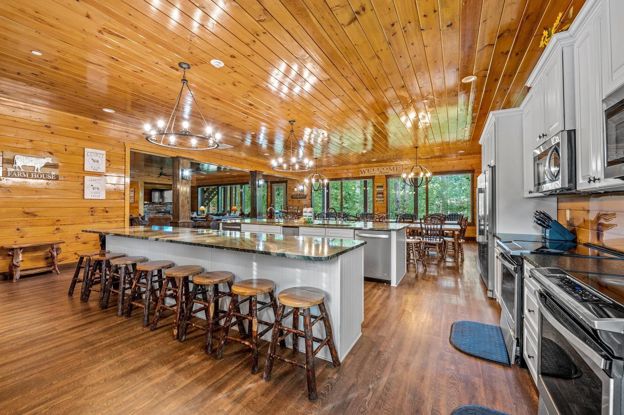 House, Multiple Beds (The Big Oak Lodge) | Private kitchen