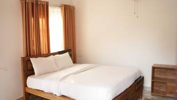 Deluxe Double Room, Balcony | Free WiFi