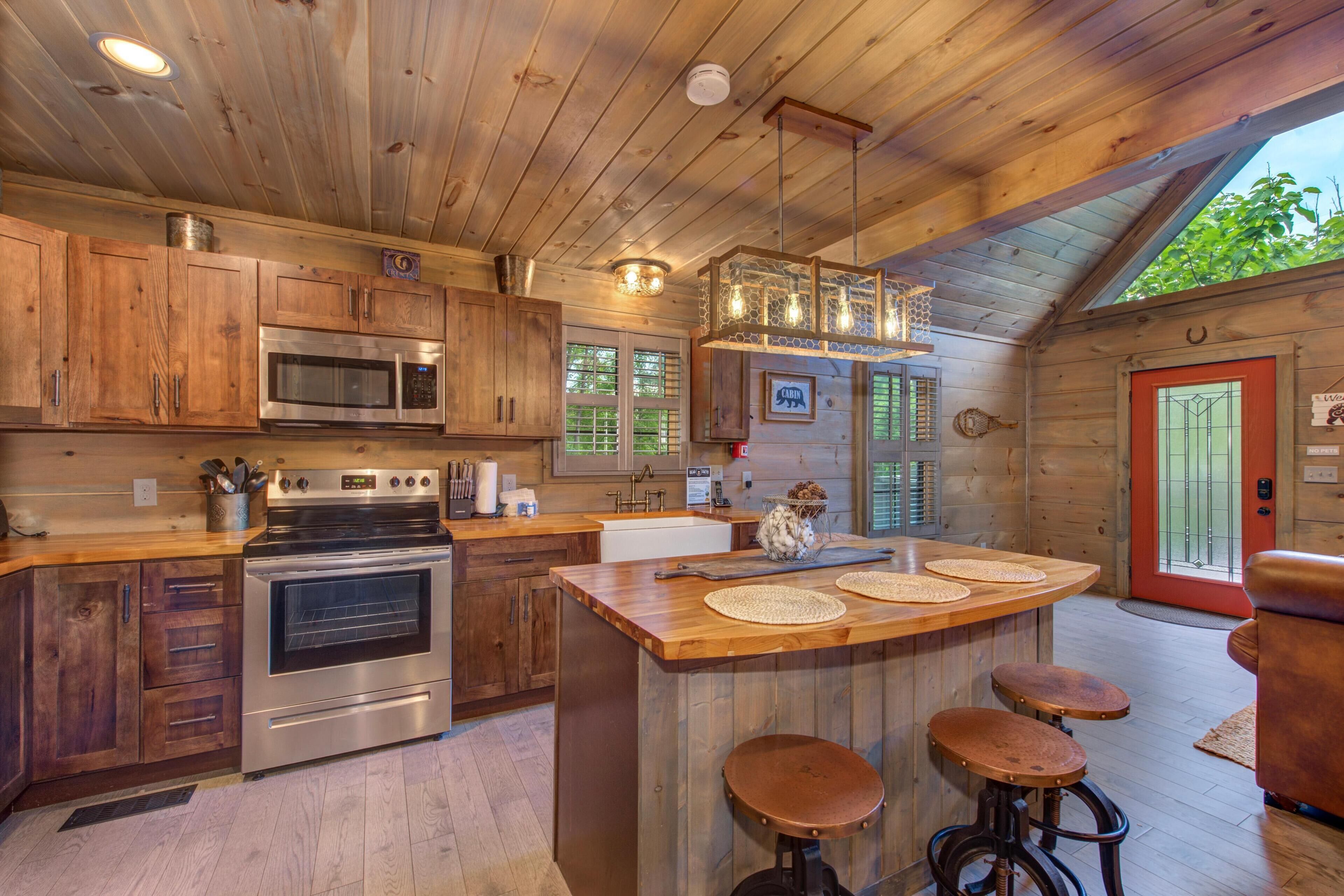 Casa, 1 cama King size y sofá cama (The Aspen Cabin) | Cocina privada | Horno 