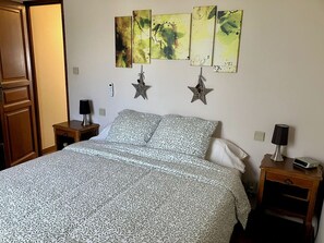 Room - Vrbo Property (Capdrot)