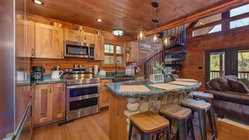House, Multiple Beds (The Buckhorn) | Private kitchen
