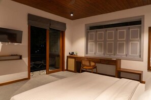 华丽双人房, 阳台, 花园景观 | 笔记本电脑工作区、免费 WiFi